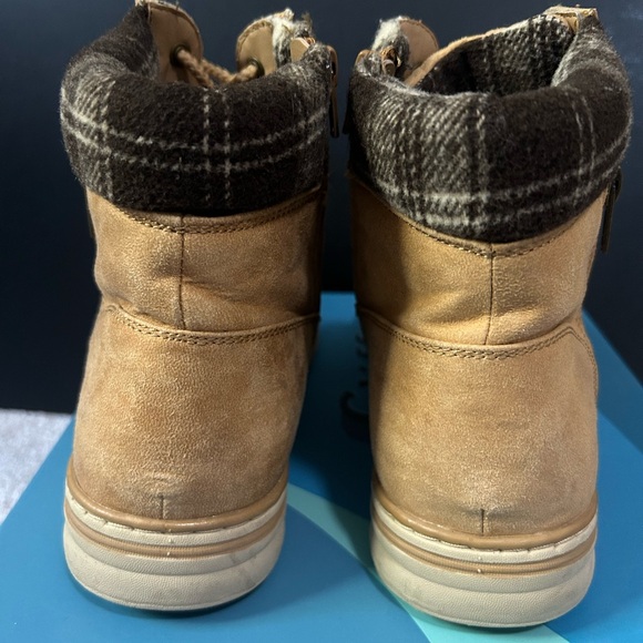 Cliffs by White Mountain Boots size: 9 - Picture 6 of 12